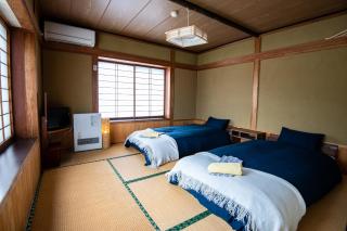 Toemu Nozawa Lodge - Nozawa Onsen - 0