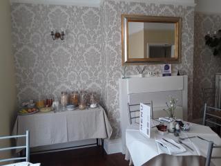 The Full English Guesthouse - 0