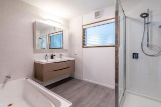 Wanaka Lake walk 2 town, Lake & Mount View, townhouse - 2