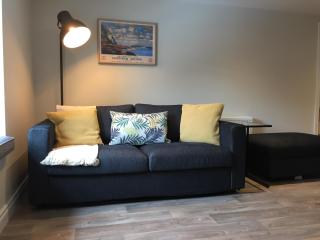 Bush House Accommodation - The Courthouse Apartment - 4