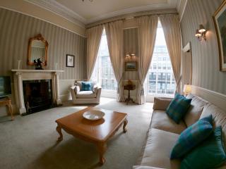 Escape To Edinburgh @ Albyn Place - Edinburgh - 8