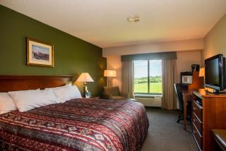 Round Hill Inn - Orange - 8