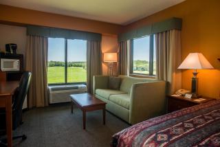 Round Hill Inn - Orange - 6