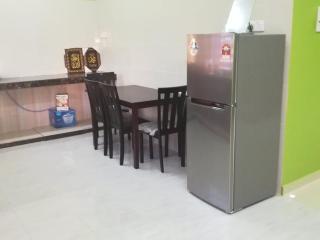 HOMESTAY DAMAI YUSMILA - Kuala Terengganu - 0
