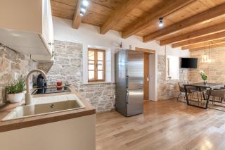 Honey house - Jural - 1