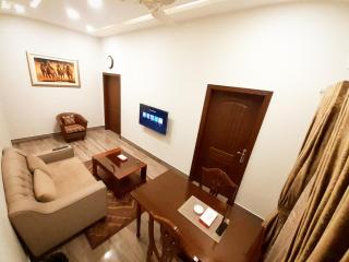 Hayyat Luxury Hotel Apartments - Lahore - 4