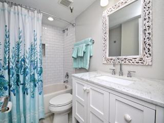 Madeira Towers 802 Renovated Madeira Towers Beachfront 2 Bedroom 2 Bathroom Condo 23143 - St Pete Beach - 7