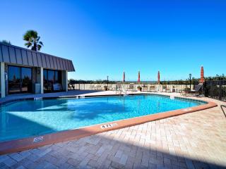 Mont Martre Condo 216 Beachfront 2 bedroom 2 bath at Mont Martre Condos 23117 - Clearwater Beach - 7