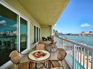 Sandpiper's Cove 303 Waterfront 3 Bedroom 2 Bathroom - Sandpiper's Cove 23146 - Clearwater Beach - 0