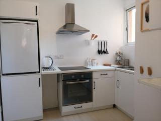 Alex's Vacation Suite - 100m from the beach - 6 Guests - 8