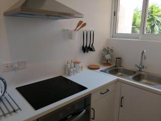Alex's Vacation Suite - 100m from the beach - 6 Guests - Paphos - 2