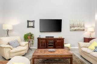 Symphony Home near Fort Worth Stockyard, Globe Life, AT&T by HomeStayPros - Fort Worth - 5