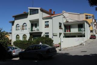 Apartments and rooms with parking space Makarska - 6759 - 1