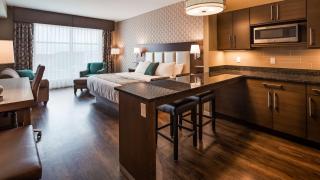 Best Western Plus St. John's Airport Hotel and Suites - 8