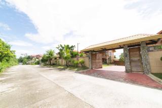 RedDoorz Plus @ Starhomes Olivianville - Tarlac - 7
