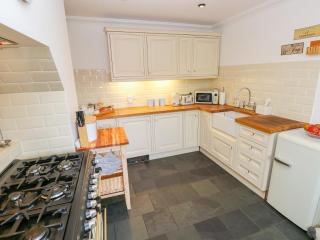 Castle School House - Kidwelly - 4