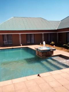 Royal Olympia Lodges and Safaris Livingstone - Livingstone - 2