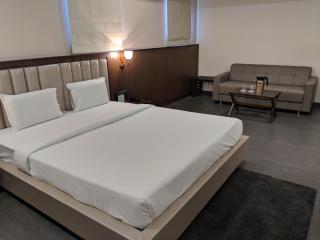 Hotel Avaante Ahmedabad Formerly known as The Orchid Hotel - 4