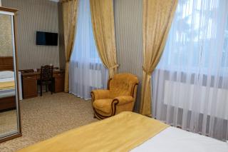 Оздоровчий комплекс Гайки заїзд провулок Сухий Яр 12 - Jytomyr - 6