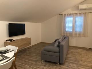 Ideal Holiday Apartment 1 - Tribunj - 1