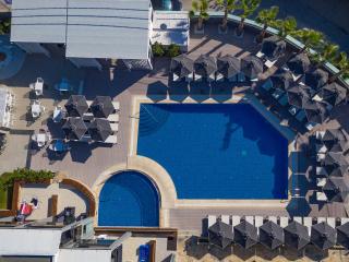 Dionysos Hotel & Suites - Hanioti - 9