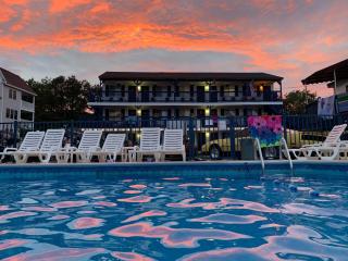 Island View Motel - 2