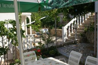 Apartments by the sea Bilo, Primosten - 4208 - 3
