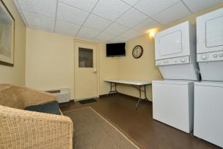 Best Western Plus Landing View Inn & Suites - 7