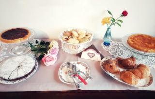 Bed And Breakfast 22 Garibaldi Home - 9