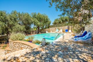 VILLA BOUGARINI Haven Family Villa Rock pool oasis - Ieromónachos - 6