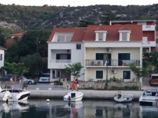 Apartmani Marta - Marina - 0