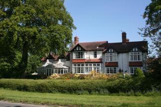 The Round House at Boningale Manor - 9
