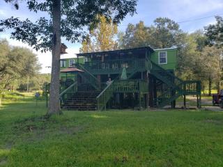 MARGARITAVILLE ON THE SUWANNEE RIVER - 3