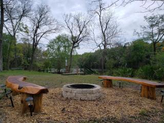 MARGARITAVILLE ON THE SUWANNEE RIVER - 6