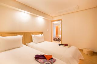 Tomonoya Ryokan Geoje - 9