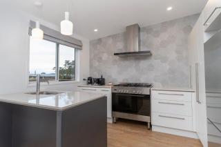 The Yellow House - 6