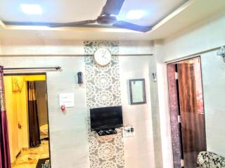 Cozy Furnished Apartment One Block From The Ocean - Bombay - 5