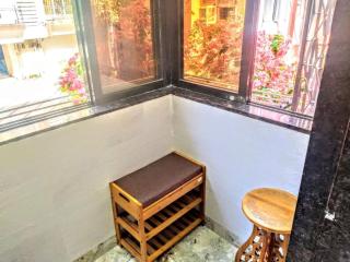 Cozy Furnished Apartment One Block From The Ocean - Bombay - 3