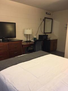 Hope Inn - Lenox - 9