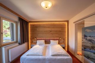 Hölzl Bed & Breakfast - Neukirchen am Großvenediger - 0