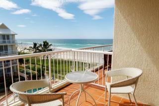 Crystal Beachfront Apartments - 2