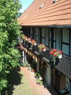 Hotel garni & Oma's Heuhotel 'Pension zur Galerie' - Barby - 9