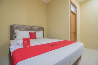 RedDoorz Plus near Syamsudin Noor Airport 3 - Banjarbaru - 4