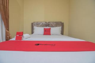 RedDoorz Plus near Syamsudin Noor Airport 3 - Banjarbaru - 2