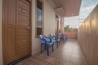 RedDoorz Plus near Syamsudin Noor Airport 3 - 5