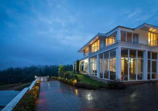 StayVista at The Lilly Ooty with Breakfast - Ooty - 0