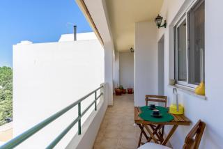FLH Lagoa Sunny Flat with Balcony - Lagoa - 4