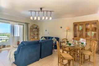 FLH Lagoa Sunny Flat with Balcony - Lagoa - 9