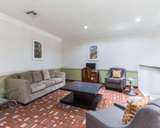 Econo Lodge Inn & Suites East Houston I-10 - 6