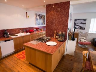 Town House close to Center - Reykjavik - 0